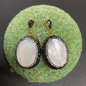 NWT Big Mother of pearl Earrings
